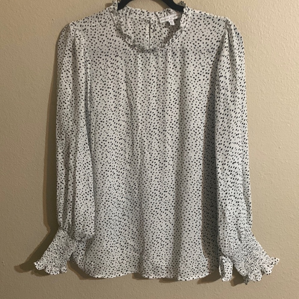 Maison d’ Amelie polka dot smocked cuff blouse L